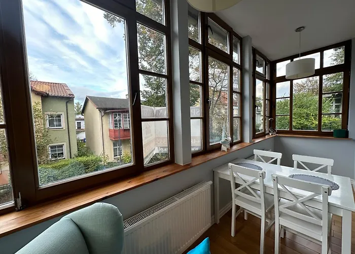 Yonekawa Apartments, Molo & Monte Cassino